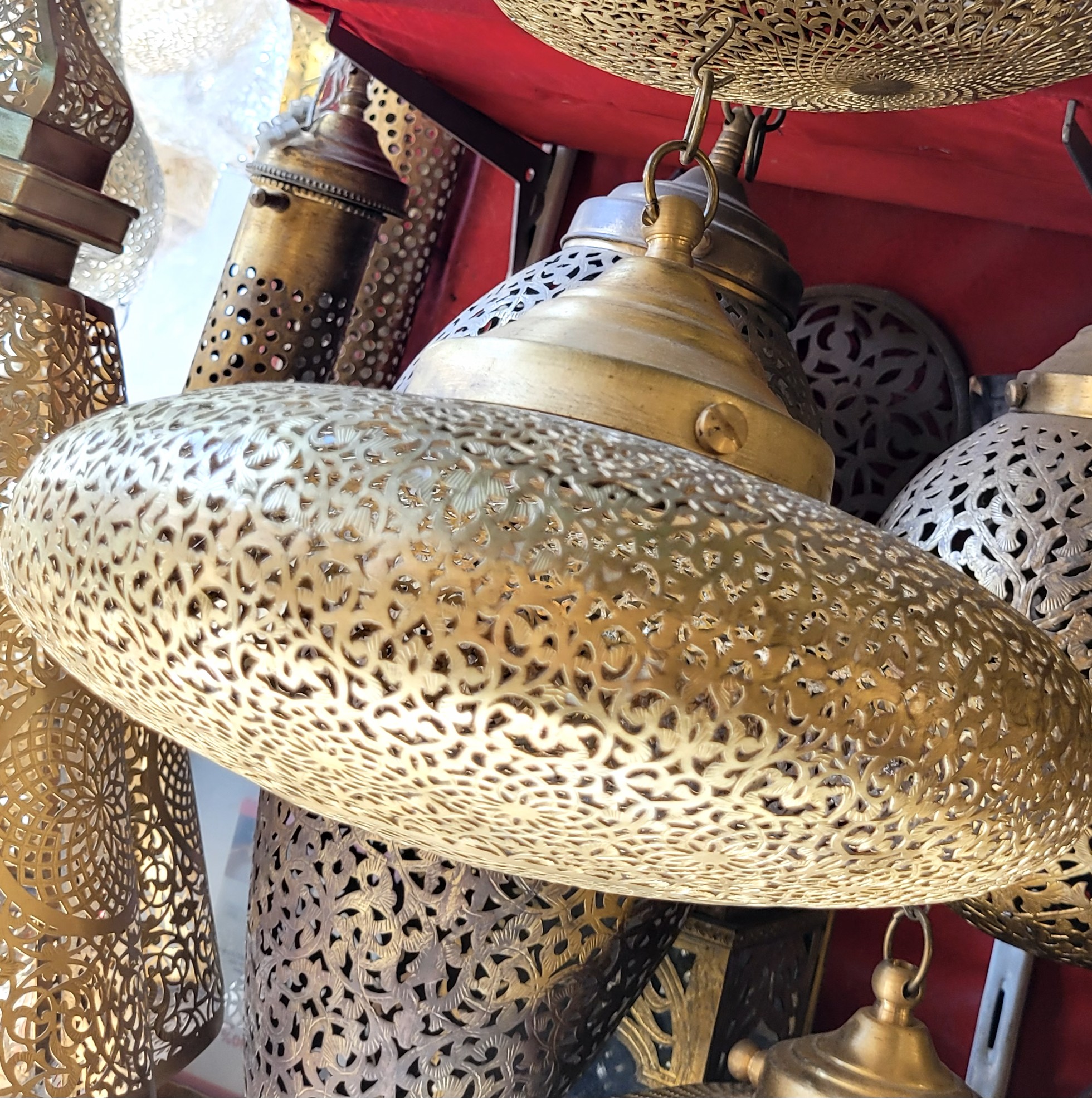 luminaire marocain suspendu forme galbé